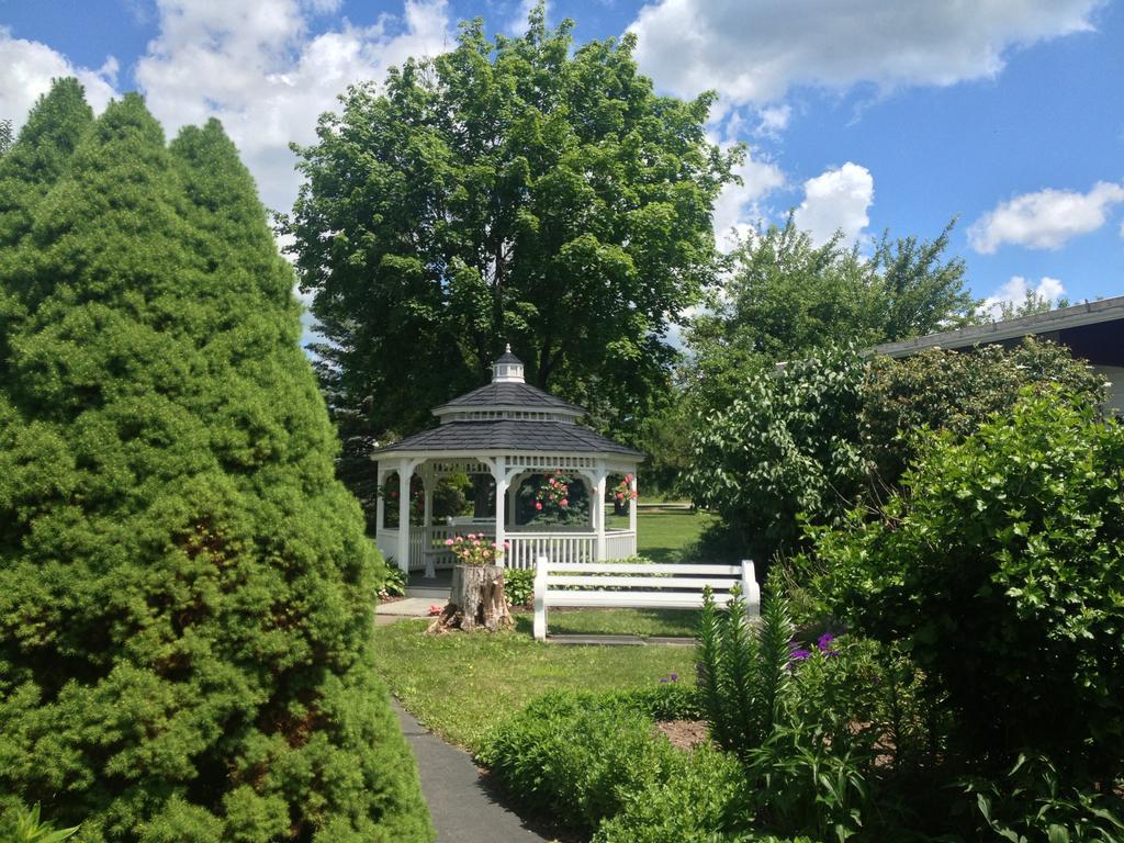 Lukans Farm Resort Hawley Bagian luar foto