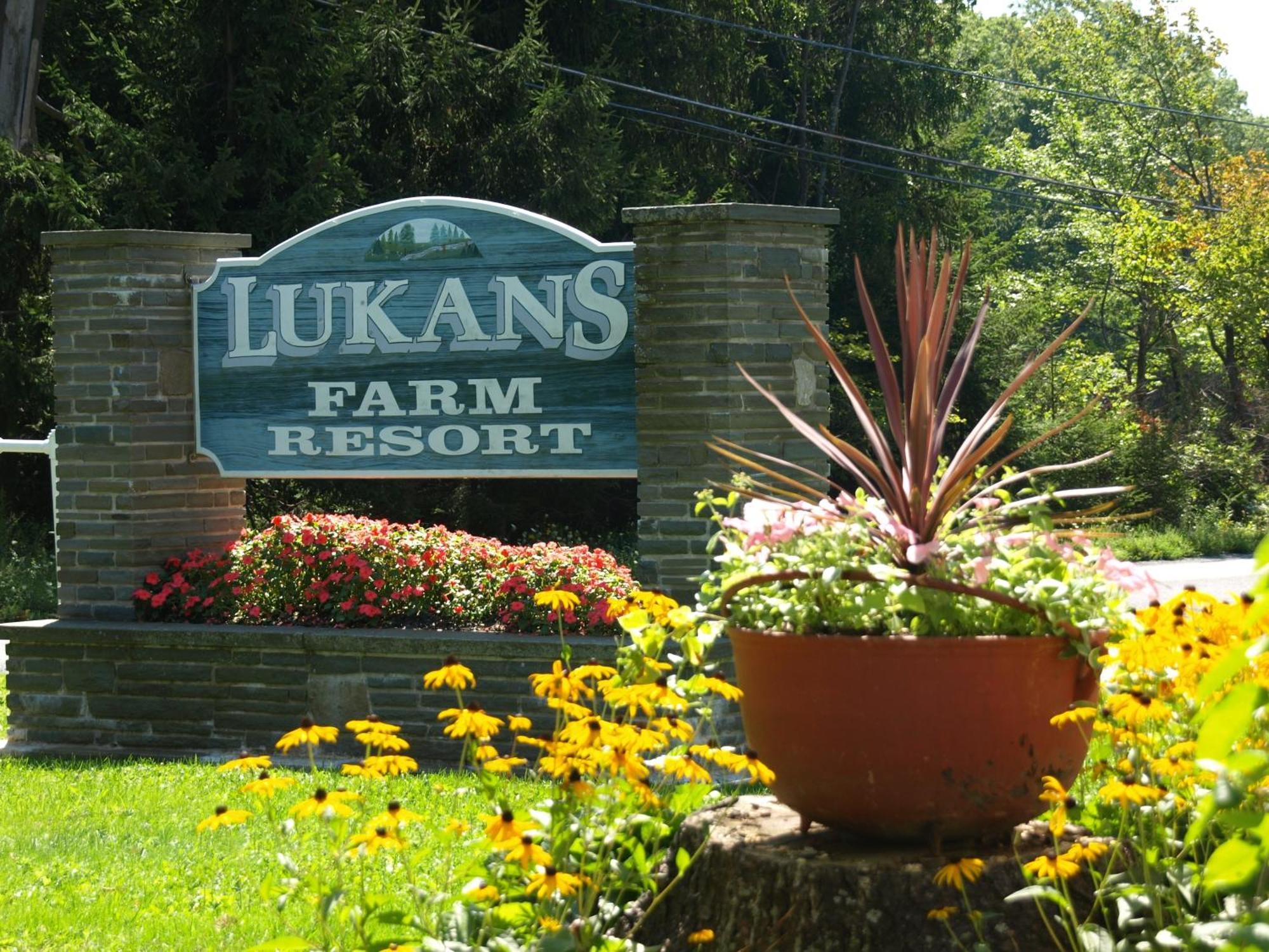 Lukans Farm Resort Hawley Bagian luar foto