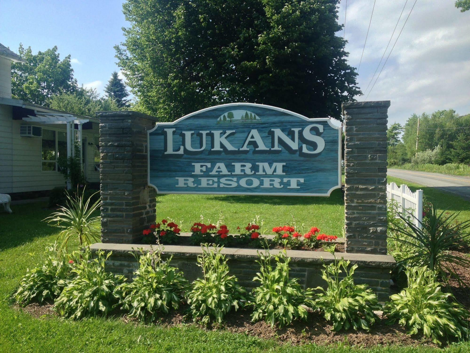 Lukans Farm Resort Hawley Bagian luar foto