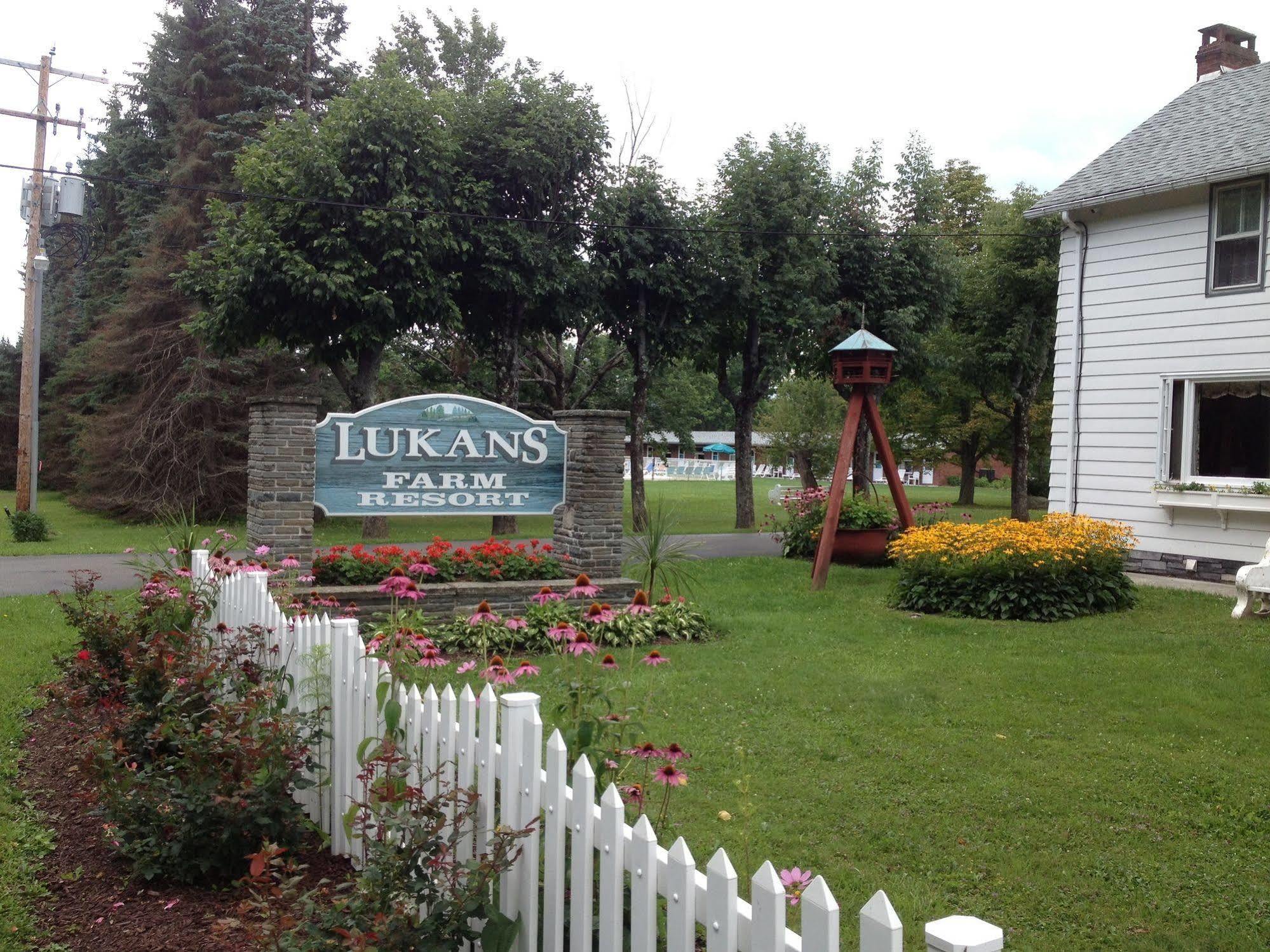 Lukans Farm Resort Hawley Bagian luar foto